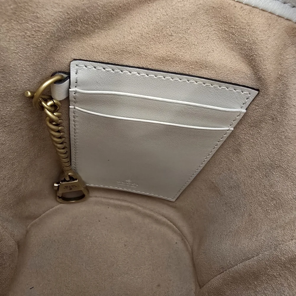 Gucci GG Marmont Bucket Bag - Picture 8 of 12